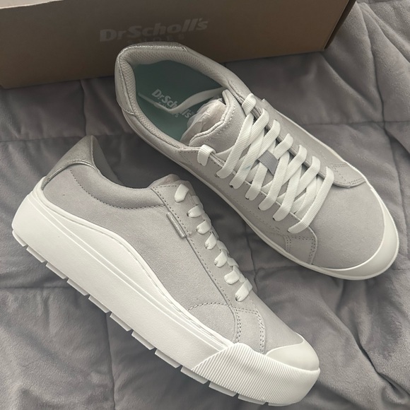 Dr. Scholl's Wimen’s time off Gray Sneakers - Picture 2 of 6